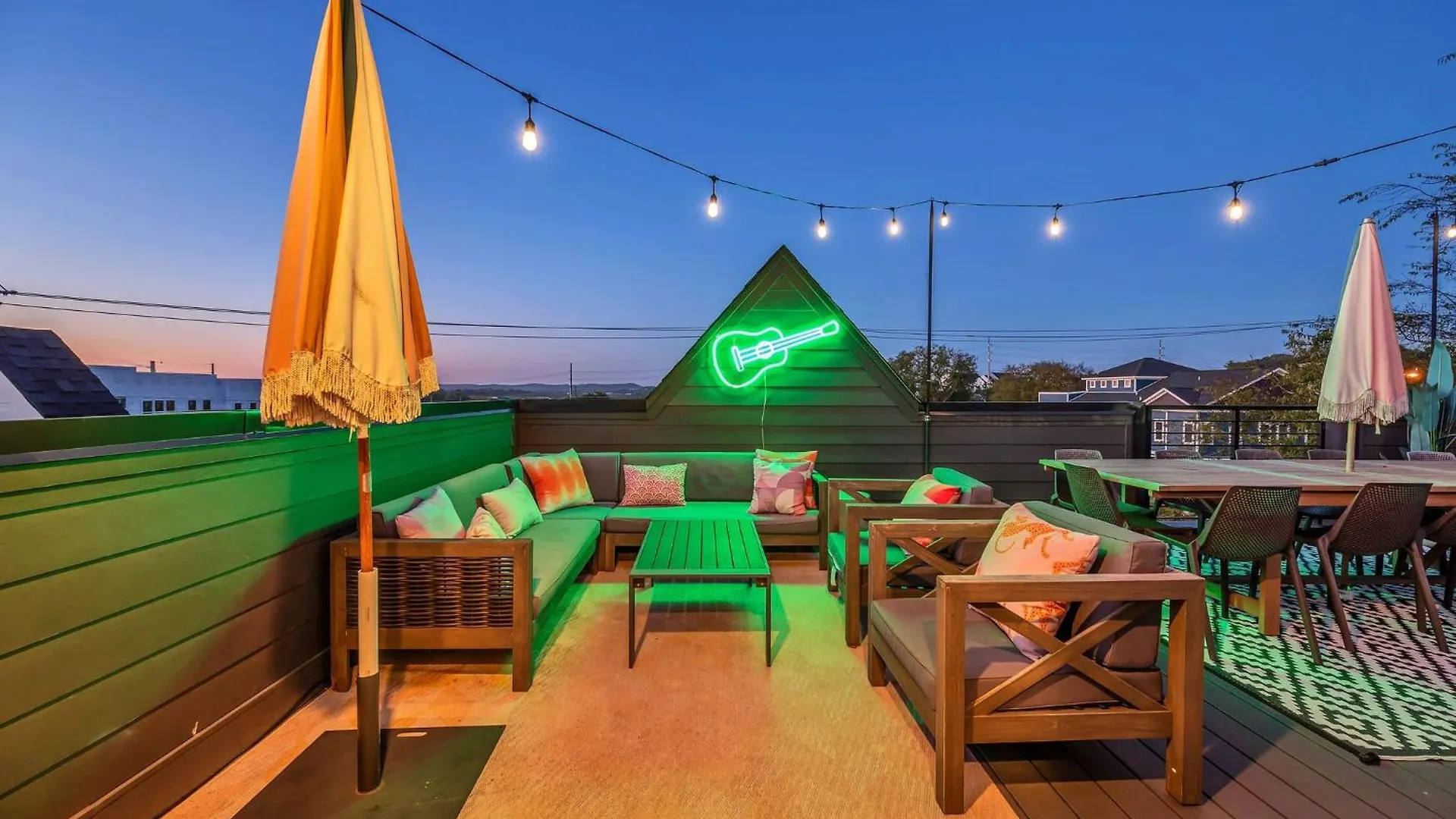 Designer Single Family House-Rooftop- Hot Tub Nashville USA
